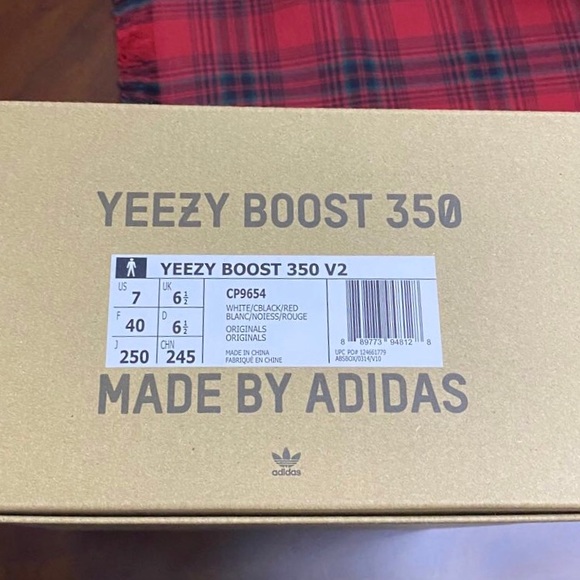 Yeezy 350 zebra brand new size 7 + receipt - Picture 3 of 3